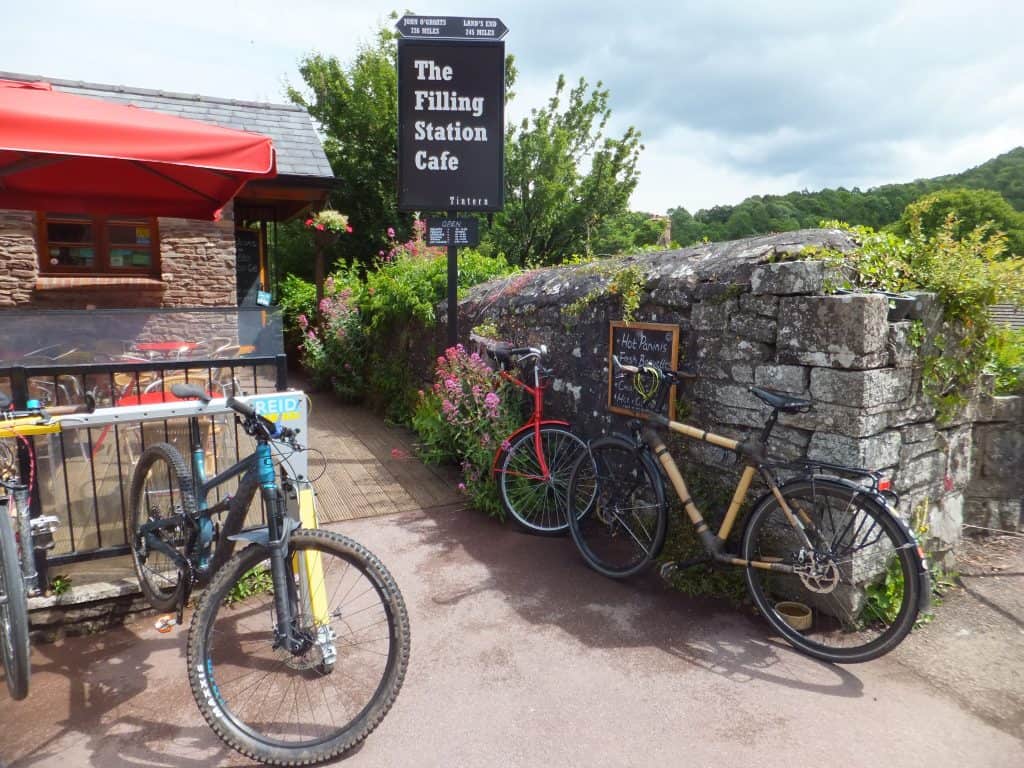 Devilishly Elegant SR600 9